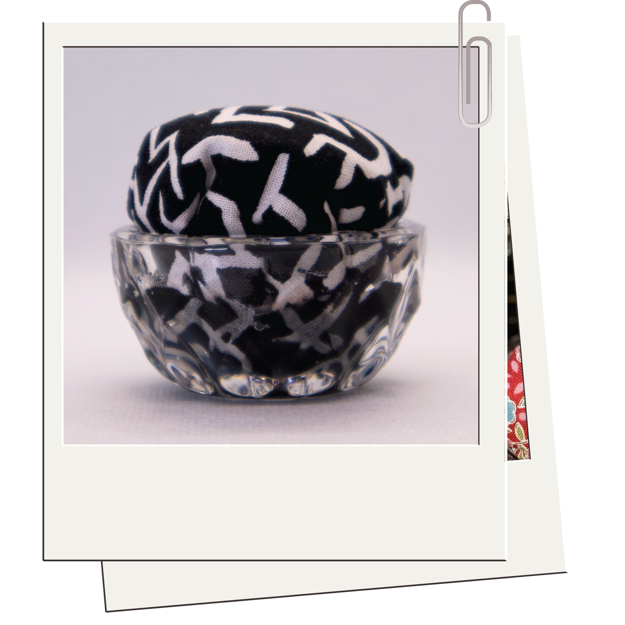Kaffe Black/White Pincushion in Clear Round