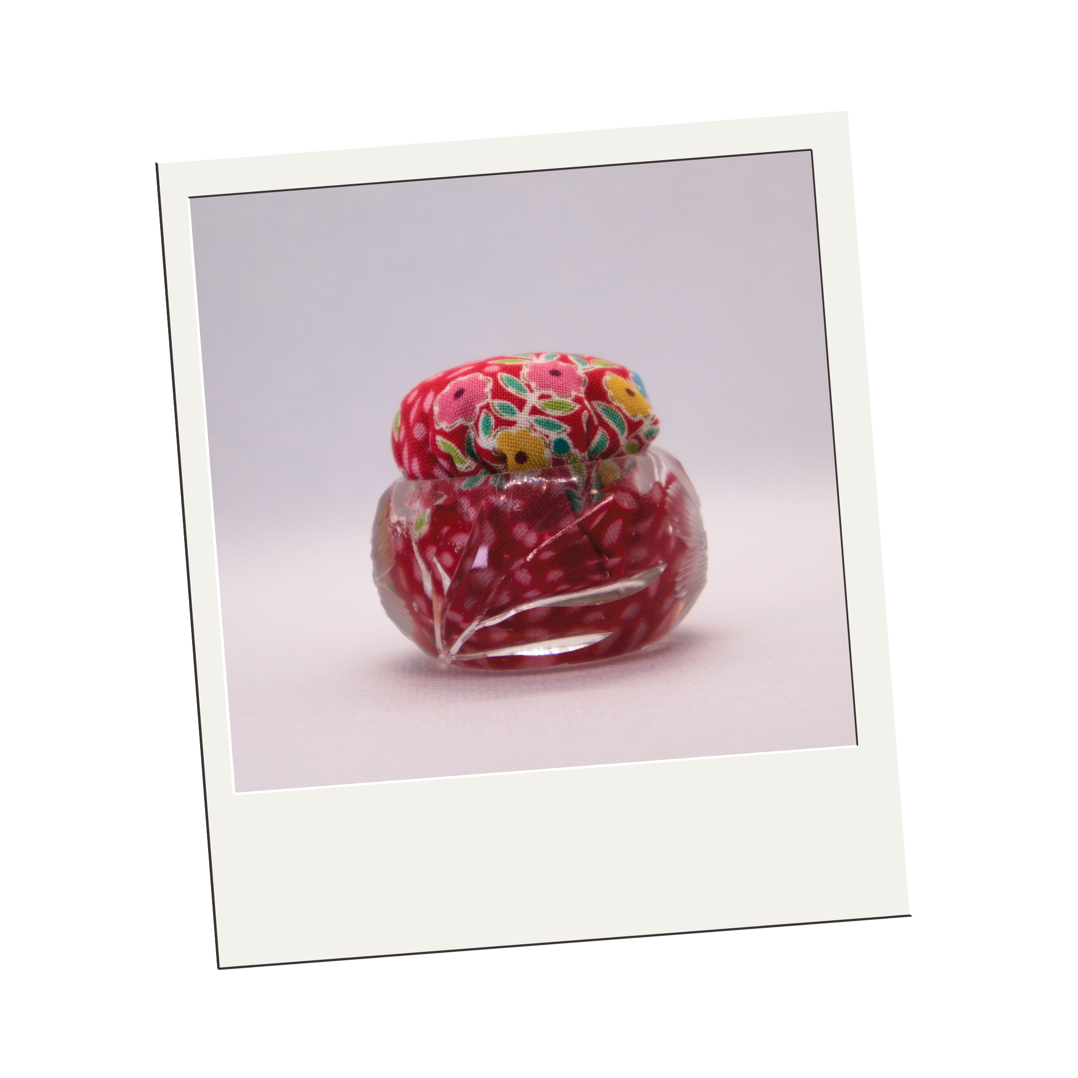 Tilda Red Floral in Clear Round