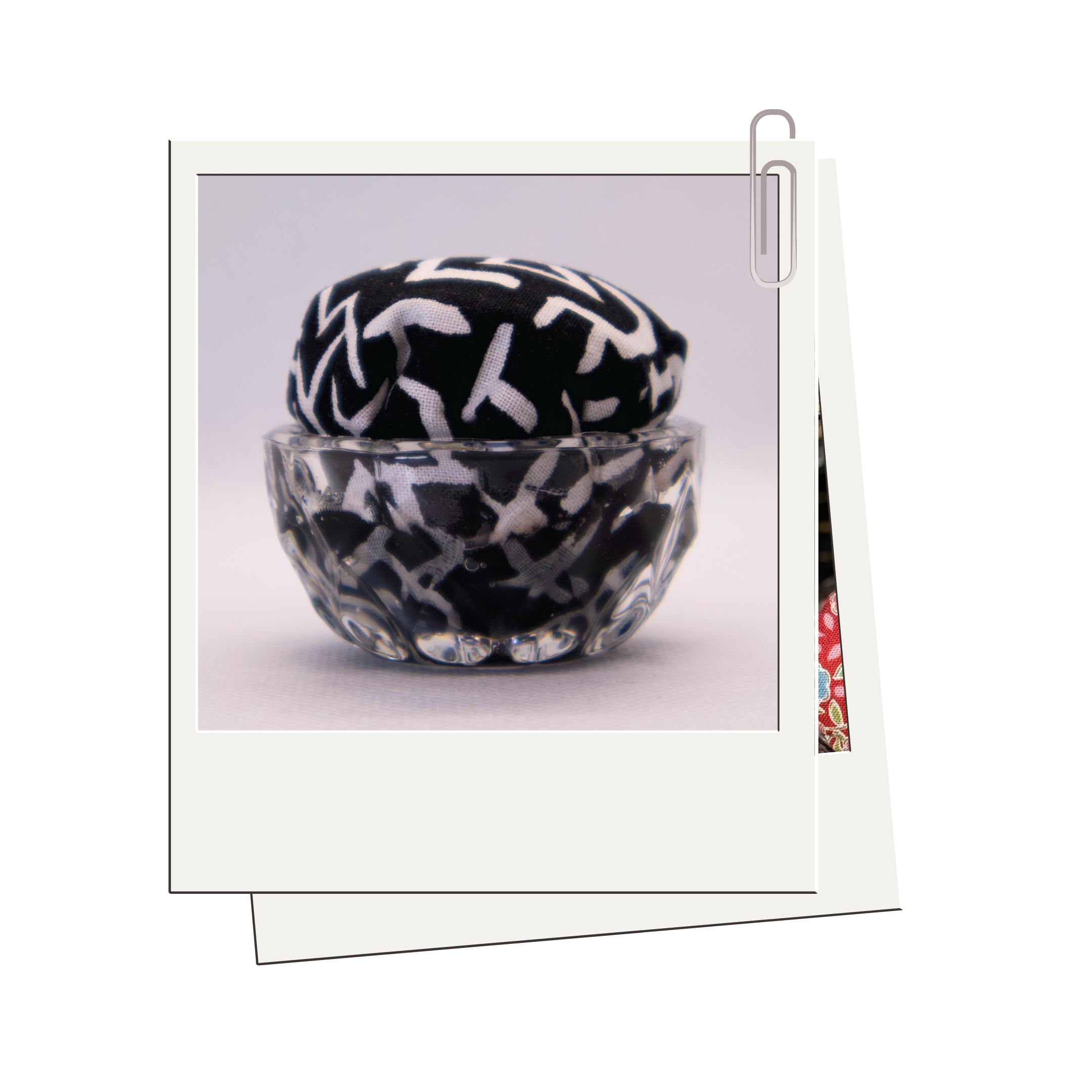Kaffe Black/White Pincushion in Clear Round