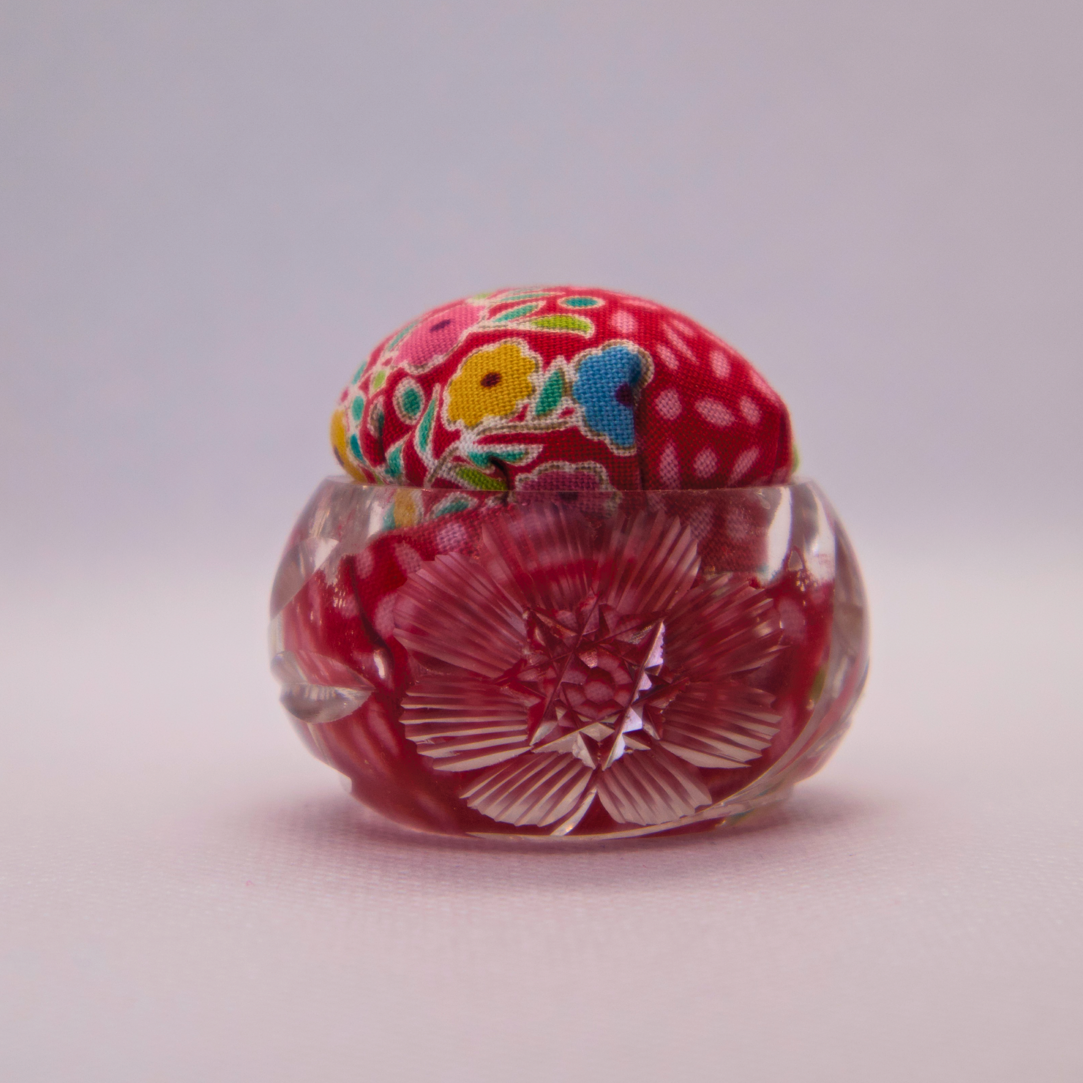 Tilda Red Floral in Clear Round