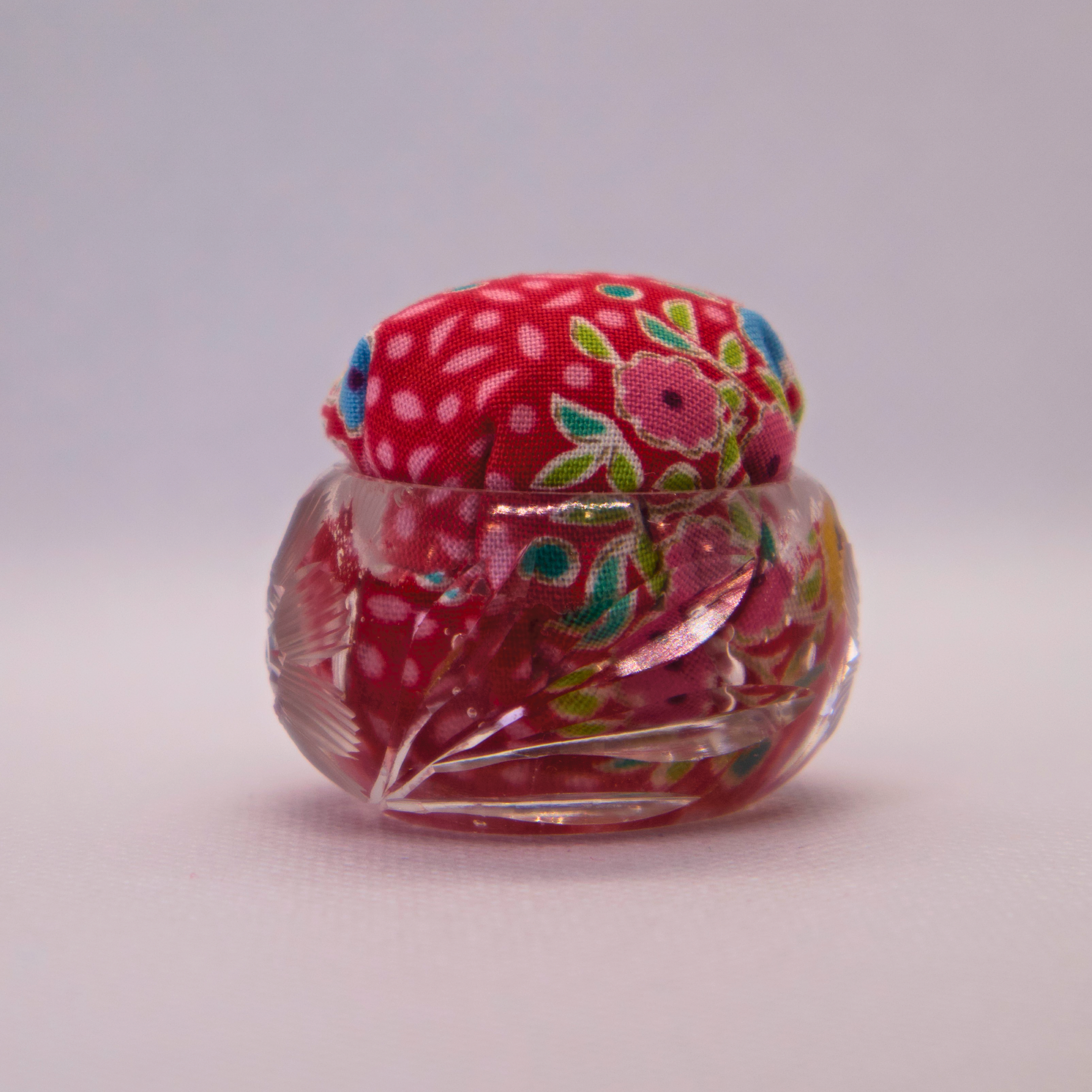Tilda Red Floral in Clear Round